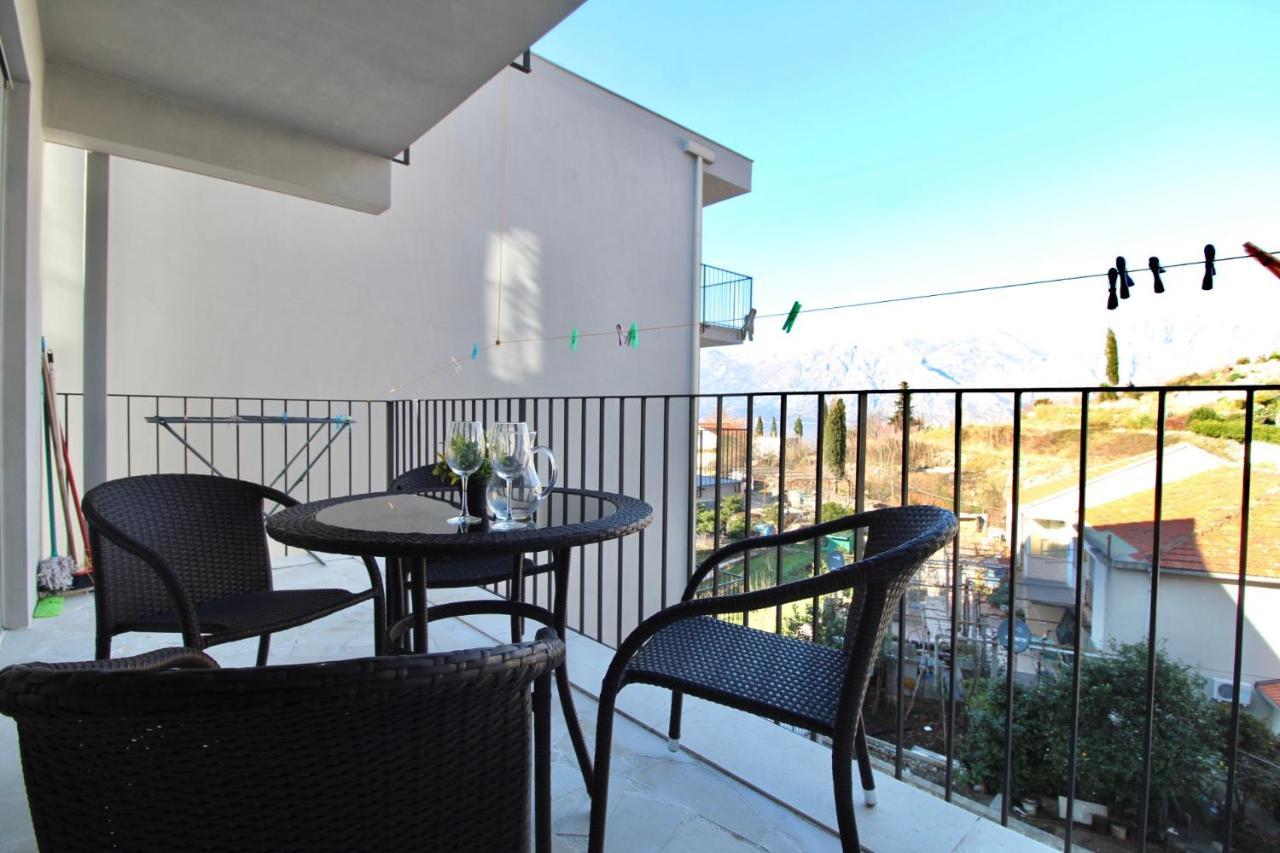 2Bd New Dobrota Apt With Bay Views Kotor Dış mekan fotoğraf