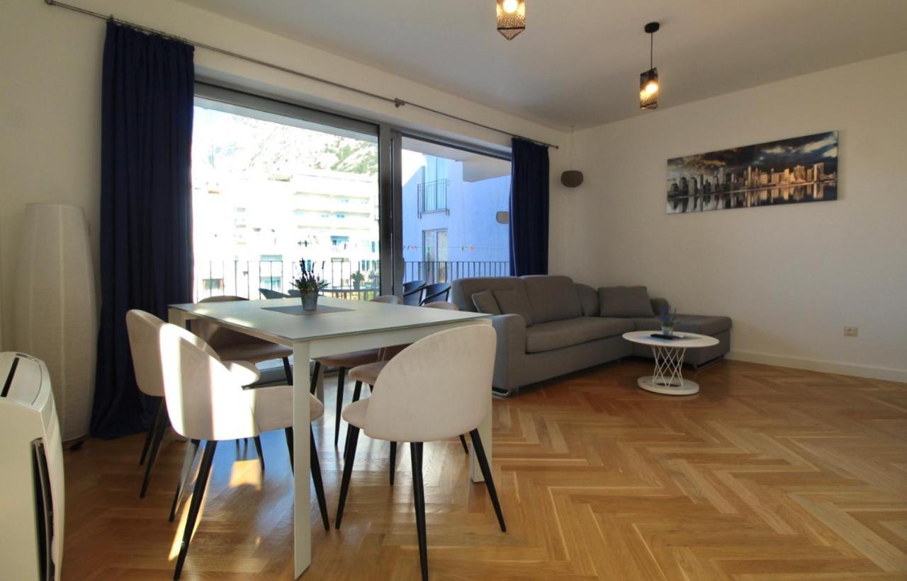 2Bd New Dobrota Apt With Bay Views Kotor Dış mekan fotoğraf